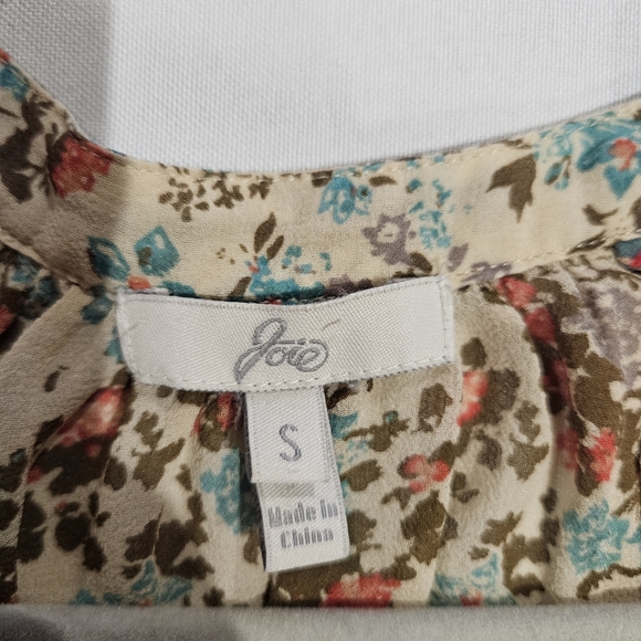 Joie silk floral blouse sz S pullover - Picture 2 of 5